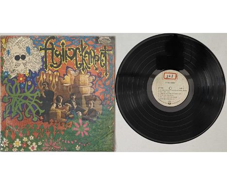 THE FLYING KARPETS - FLYING KARPET LP (COLUMBIAN ORIGINAL - SON ART - LD-7025). A scarce, original Columbian LP pressing of F