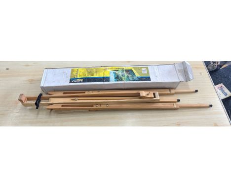 Boxed wooden artist easel 