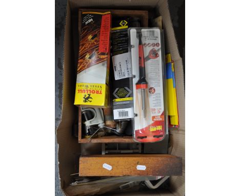 Collection of model making tools, equipment and painting kits, (quantity).