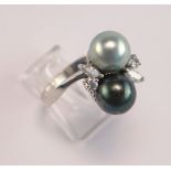 Weißgoldring mit Tahitiperlen und Diamanten, 750 WG, Juwelieranfertigung Rüschenberg