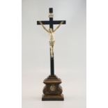 Standkreuz/Kruzifix, Birnbaum und Elfenbein, 18.Jhd.
