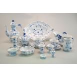 Royal Copenhagen, und Bing & Gröndahl: Sammlung Ess- und Kaffeservice, Dekor Musselmallet Gerippt