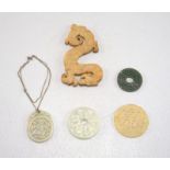 Sammlung von fünf Jadeschnitzereien