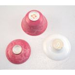 Deckeltasse in Altrose, Ritzdekor Drachen, Ch´ien Lung