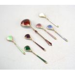 Eislöffelset, guillochiert und farbig emailliert, Sterlingsilber