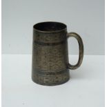 Prunk-Humpen mit guiochierter Oberfläche, monogrammiert "HN", um 1900