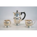 Kleines Moccaset mit Fischblasendekor, 3-tlg., Birmingham, Sterling