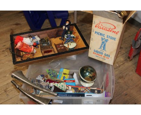 A good selection of mixed vintage collectables 