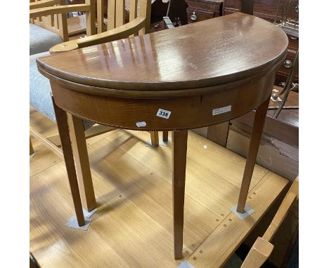 DOME CARD TABLE