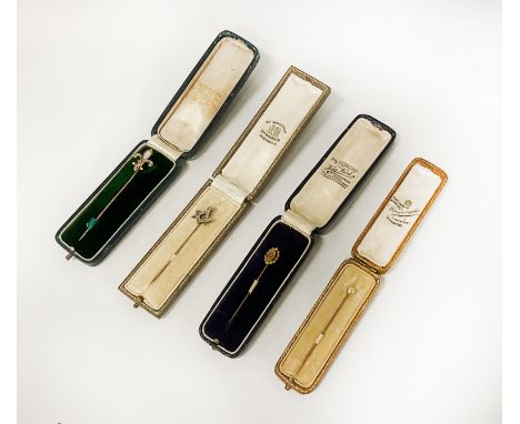 COLLECTION OF 9CT GOLD TIE PINS TO INCLUDE OPAL &amp; DIAMOND FLEUR DE LIS