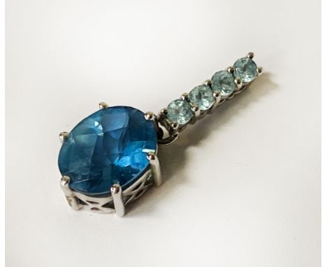 9 CARAT GOLD TOPAZ PENDANT
