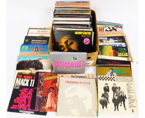 Various records 33rpm, etc., to include The Bobby Darin Story Mack The Knife, Bob Dylan, The Faze 4 World Of Spy Thrillers, L