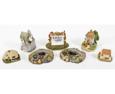 Various Lilliput Lane groups, to include Tea Caddy Cottage, St Andrews Square, April Cottage 1982-1, Fisherman's Cottage, Pac