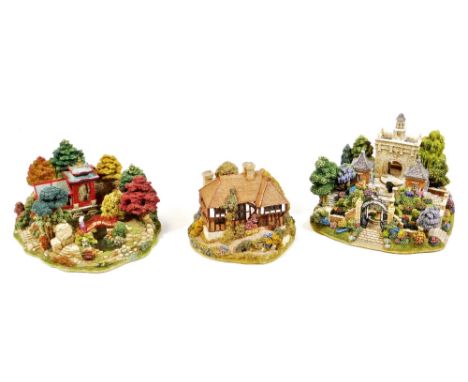 Various Lilliput Lane groups, to include The Millennium Gate L2170 limited edition no. 0983, Wealdon House 00084 and Reflecti