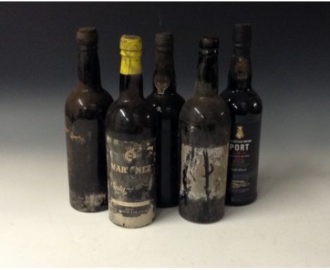 Offley's Boavista Vintage Port 1960, 667920, 75cl, level above shoulder, no label; Martinez Vintage Port, 75cl, level above s
