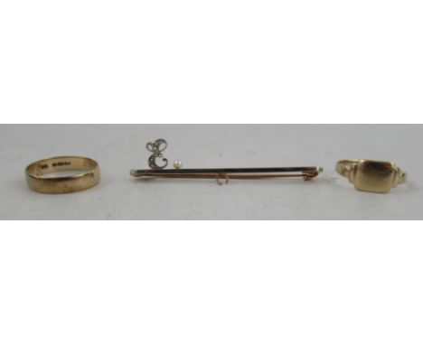 An Edwardian bar brooch, with set rose cut diamonds and pearl, stamped 10ct (pendant drop missing) together with a 9ct weddin
