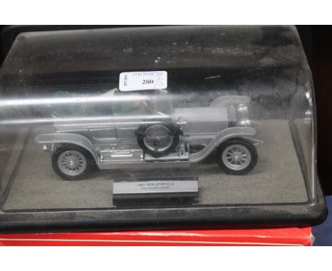 HORNBY DUBLO ELECTRIC TRAINtogether with a Mamod train and 1907 Rolls Royce the silver ghost model vehicle 