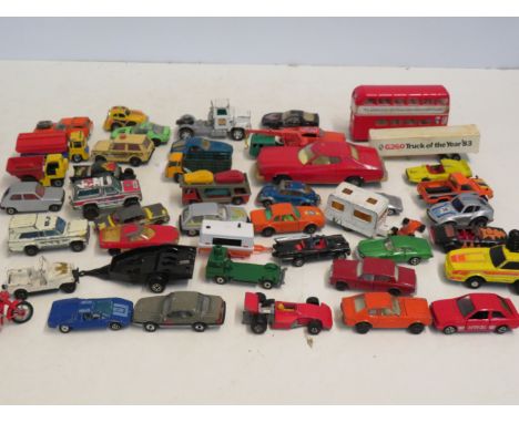 Large collection of model cars to include matchbox & corgi ect 