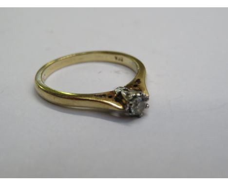 9 ct Gold Solitaire ring Size N