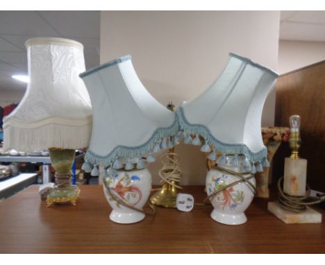 Five assorted table lamps to include ceramic, brass and marble examples