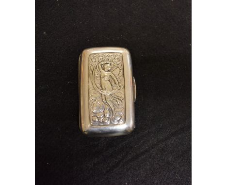 An Art Nouveau snuff box