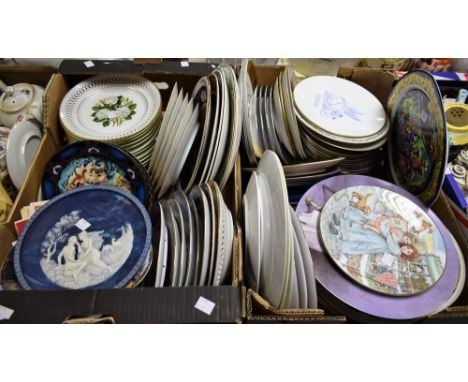A quantity of collectors plates including Royal Worcester Legends of Ancient Greece Collection, Bing & Grendahl Rose Plates; 