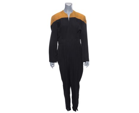 STAR TREK: VOYAGER (T.V. SERIES, 1995 - 2001) - B'Elanna Torres (Roxann Dawson) Distressed Operations-Division Starfleet Unif