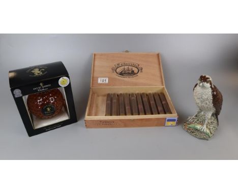 St Andrews Club House blended Scotch whisky, Beneagles Scotch whisky in Beswick decanter and 10 Barlovento cigars in case 