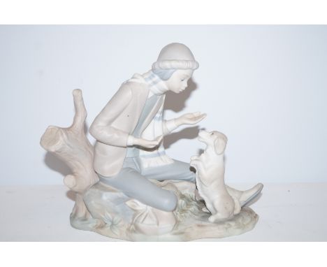 Nao group figure with matte finish Height 19 cm 