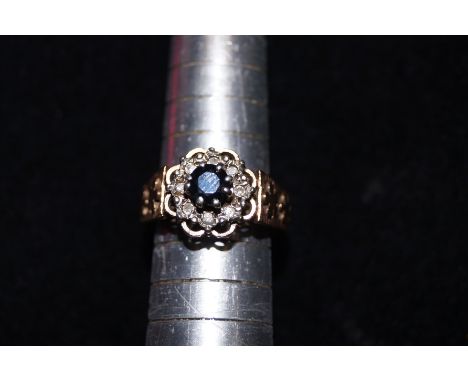 9ct Gold diamond &amp; sapphire ring Size L