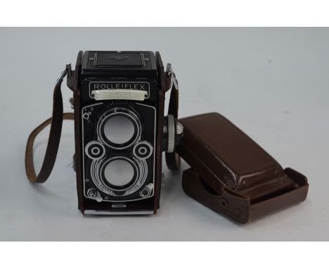 A vintage Rolleiflex Model 2 / K4E DBP DBGM twin lens reflex 120 film camera, Franke &amp; Heidecke with Zeiss f.3.5 75 mm le