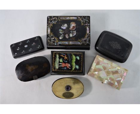 Seven various snuff boxes and trinket boxes