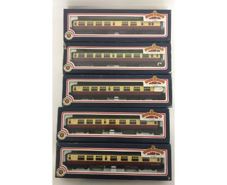 BACHMANN BRANCH-LINE: Five 00 gauge boxed scale model locomotives numbered 34-502; 34-528; 34-553A; 34-552, and 34-527. (5). 