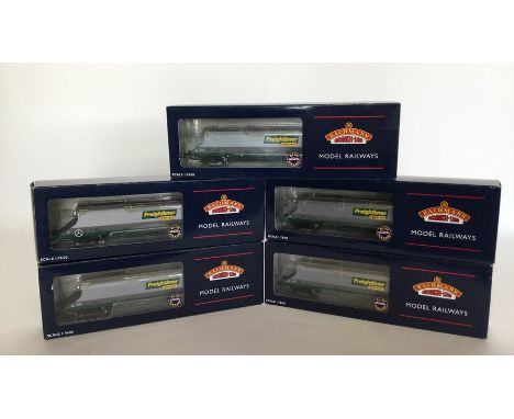 BACHMANN BRANCH-LINE: Five 00 gauge boxed scale model rolling stock numbered 38-030. (5). Est. £30 - £50.