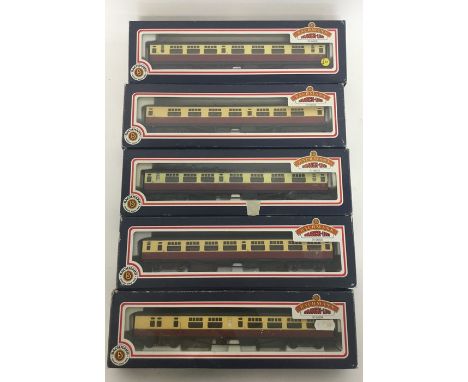 BACHMANN BRANCH-LINE: Five 00 gauge boxed scale model locomotives numbered 34-553; 34-552; 34-553; 34-552, and 34-502. (5). E