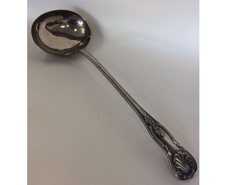 A heavy silver kings' pattern soup ladle. Sheffield. By JR. Approx. 290 grams. Est. £120 - £150.