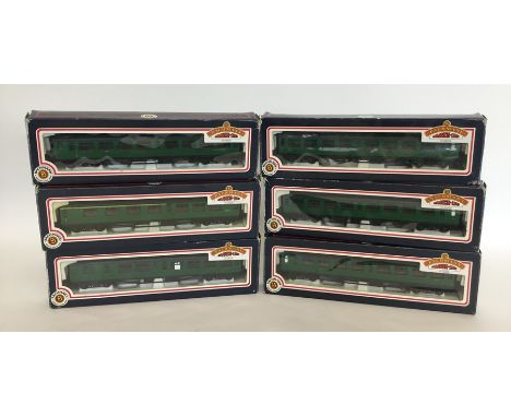 BACHMANN: Three boxed Branch-Line 00 gauge trains numbered 34-526, together with two other similar numbered 34-551A and 34-55