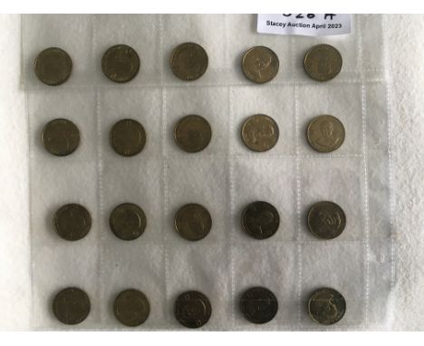 Texaco 1969 Footballers Football Coins: Complete set of 20 coins in very good condition contained in collectors display walle