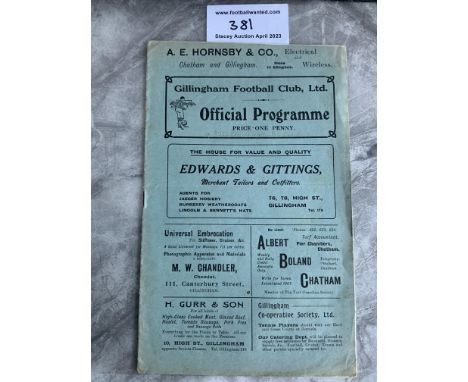 1925 - 1926 Gillingham v QPR Football Programme: Excellent condition with light team change and score inside.