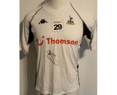 Tottenham 2003 - 2004 Training Top Football Shirt: White short sleeve with patch stating Kappa 29 to front. Worn and signed b