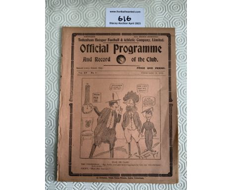 1922 - 1923 Tottenham v Oxford University Football Programme: Ex bound friendly match with no team changes. Spine completely 