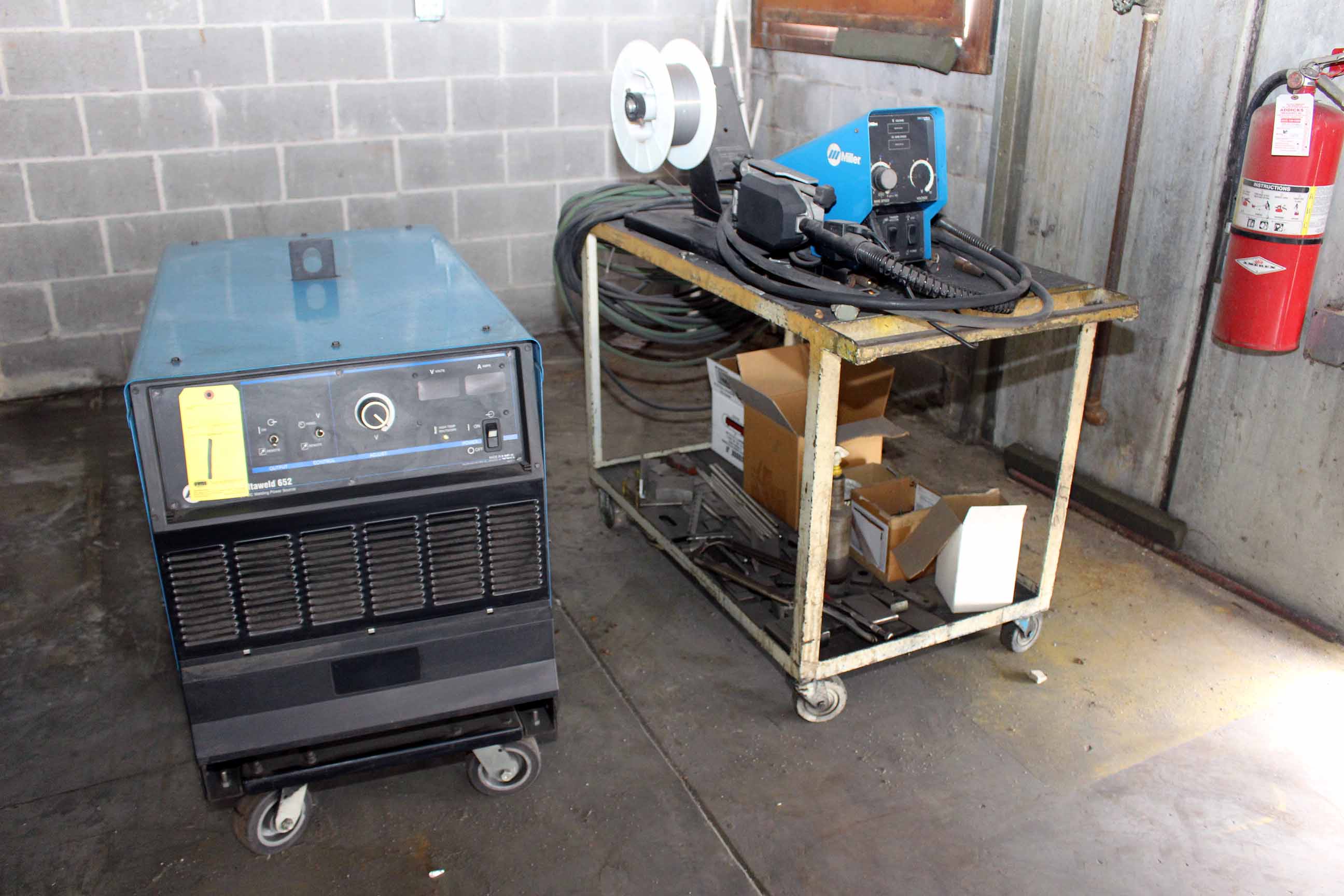 Lot 1 - WELDING MACHINE, MILLER DELTAWELD 652, 650 amps @ 44 v.