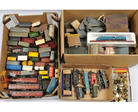 Hornby, Lima &amp; Others Group of Loco's, Wagons &amp; Accessories. To include Hornby Dublo EDL17 3-rail 0-6-2 Tank Loco - b