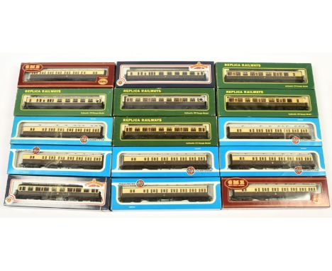 Replica/ Airfix/ Bachmann 00 Gauge group of Passenger coaches consisting of&nbsp; GWR coaches *15. Good/Plus in Good/Plus box