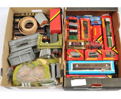 Hornby, Airfix, Base-Toys &amp; others - Loco, Wagons, Coaches &amp; Accessories. To include 4-6-0 LNER Green 8509 loco &amp;