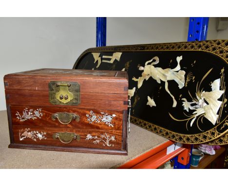 TWO JAPANESE STYLE OVAL PANELS WITH A VINTAGE JEWELLERY BOX, the black lacquer plaques have gold painted borders and applied 