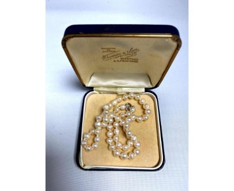 A vintage fresh water pearl necklace 