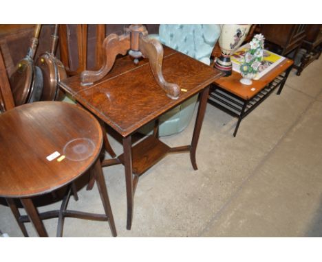 A Victorian walnut tripod table 