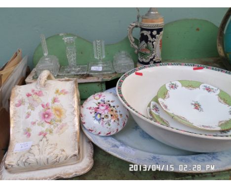 Magpie lot incl. a German lidded Stein, 4 piece glass dressing table set, lidded cheese dish, blue and white oval meat platte