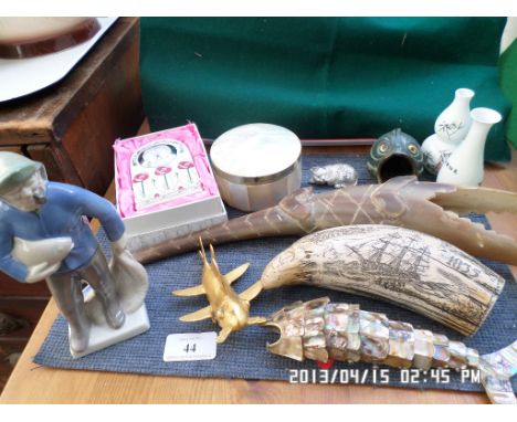 Magpie lot of 10 pieces incl. a Scrimshaw, an unused boxed Leonardo miniature mantelpiece clock,  fisherman ornament etc.